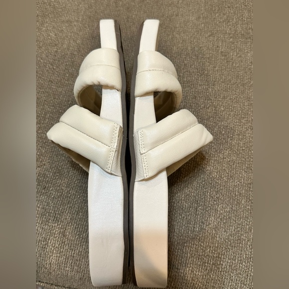 Vionic Beige Mayla Sandals - Picture 6 of 12